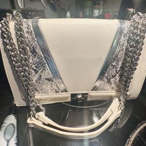 NEW International Concepts Womens Crossbody White & Silver Double Chain Flap